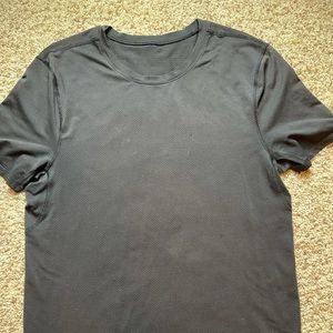 Lululemon tee shirt